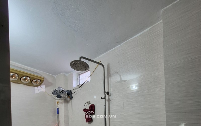 BÁN NHÀ ĐẸP 2.2 TỶ 3 TẦNG 48M2 NGÕ RỘNG VÀ NGẮN PHỐ BẾN NGỰ